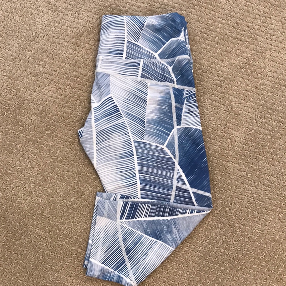 Vie Active blue and white Capri